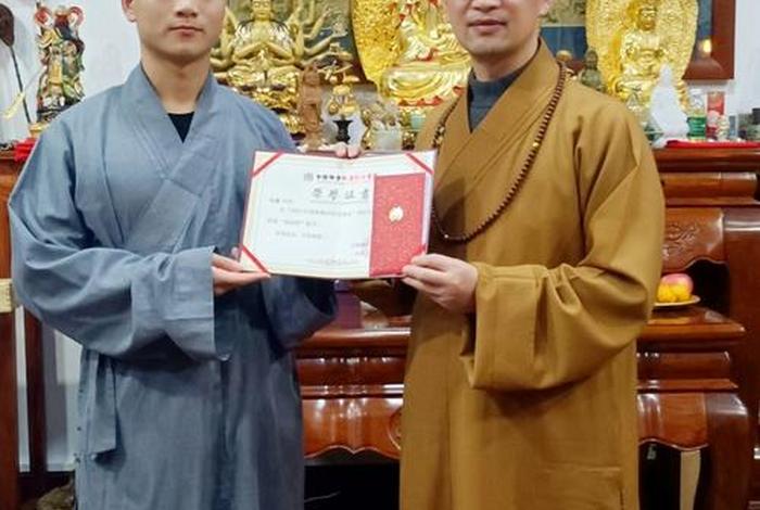 佛教居士可以收徒吗、居士可以上佛学院吗