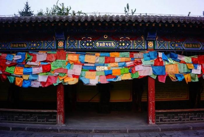 蒙古佛教由来（蒙古佛教是哪个教派）