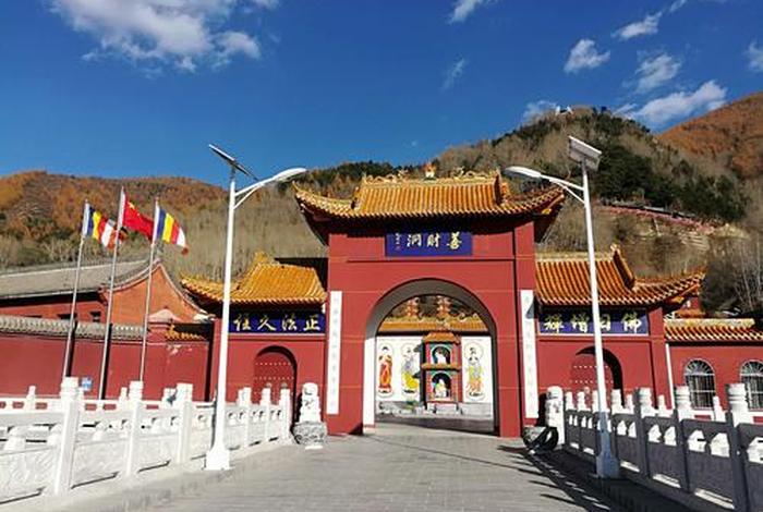 旅游佛教圣地；旅游佛教圣地是哪里