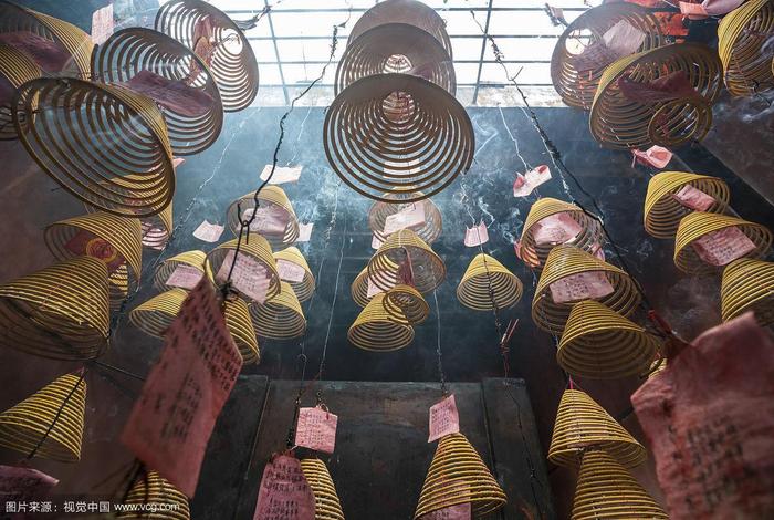 祠堂和寺庙，祠堂和寺庙为什么挂盘香