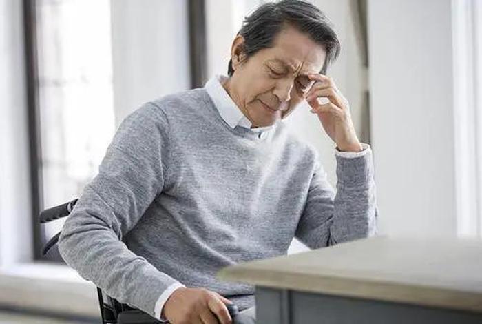 整天叹气的人，整天叹气的人是怎么回事啊