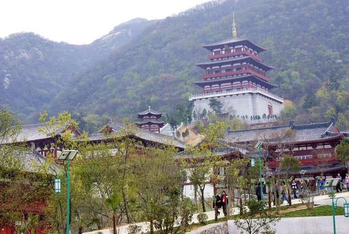 河南佛教学院是几本，河南佛教学院都有什么系