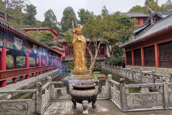 贵州黔灵山弘福寺；贵州黔灵山弘福寺抱财时间