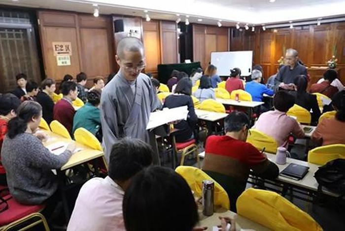 老年人怎样学佛教知识呢视频讲解、老年人如何学佛