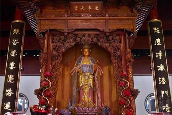 天王殿是佛寺中的基本殿堂大殿正面多供奉的是（佛寺天王殿主要供奉）