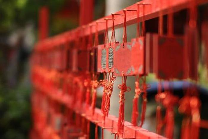祈福是什么意思简单说法；祈福是什么意思的解释