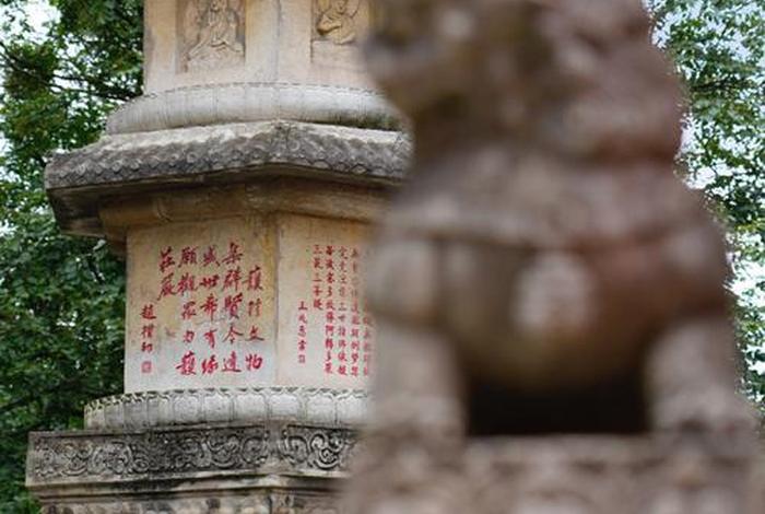 黔灵山弘福寺怎么上去 - 黔灵山弘福寺怎么上去的啊