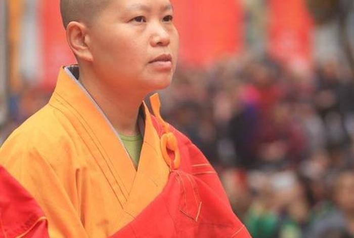 果证法师出家前照片；果证法师简历