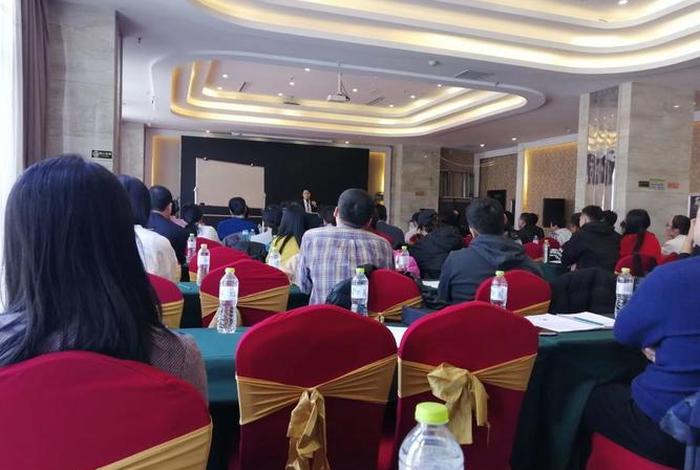 李双林老,师讲学；李双林讲堂
