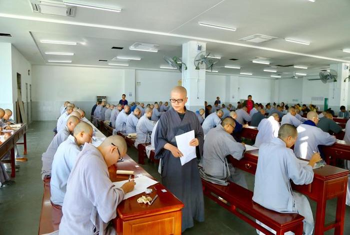 佛学院的学生都学什么、佛学院干什么的