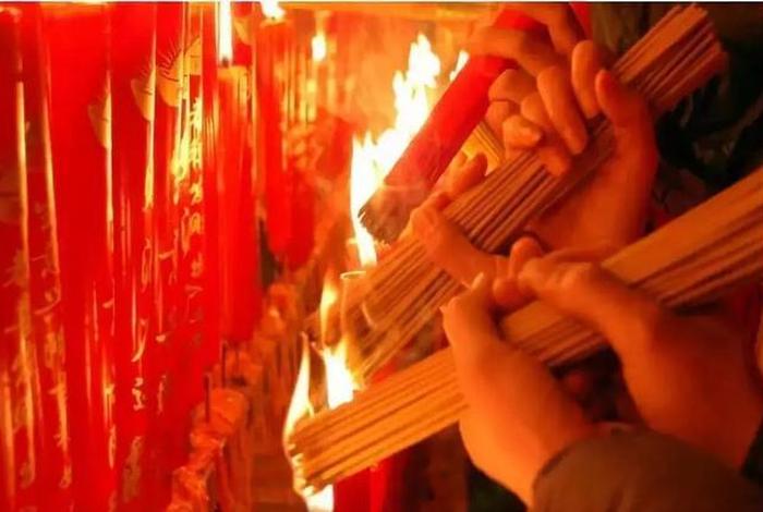 为什么要上香给菩萨、上香为了什么