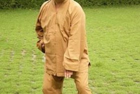 四川佛教副会长释永杰 四川佛教副会长释永杰和红木家具女主播