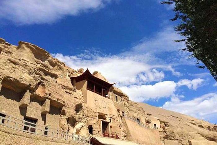 敦煌属于佛教圣地吗，敦煌 佛教圣地