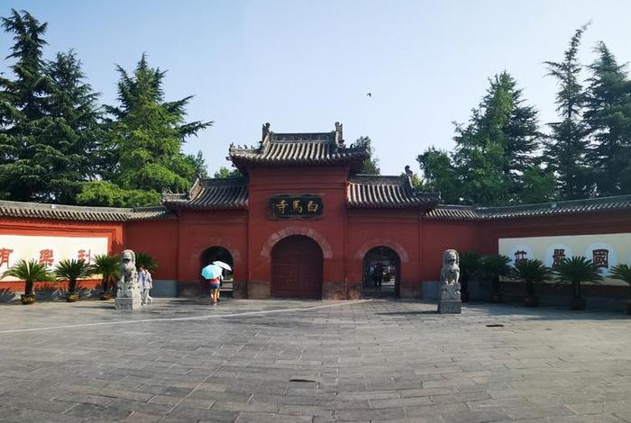 佛教正门谁走的 - 佛教正门谁走的好