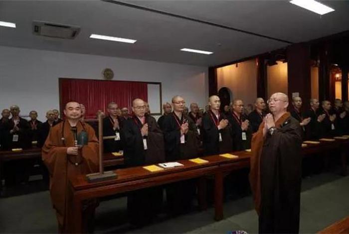 比丘 居士 比丘居士共用餐具