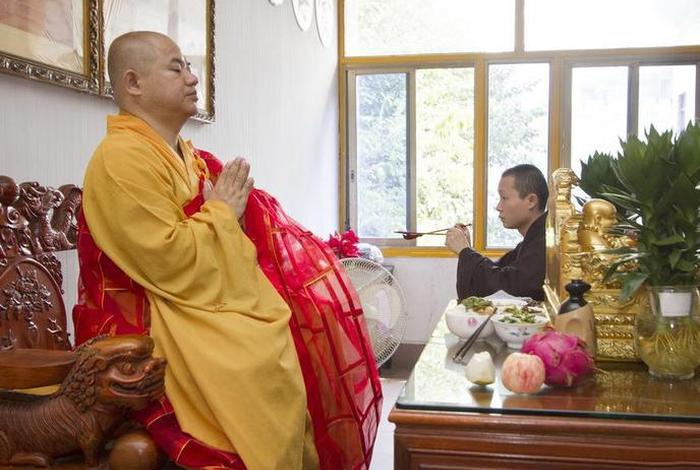 想去寺院皈依佛门要做何准备；去寺院皈依有什么要求