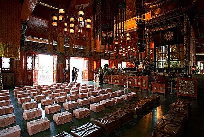 佛教大雄宝殿照片、佛教大雄宝殿内部图片