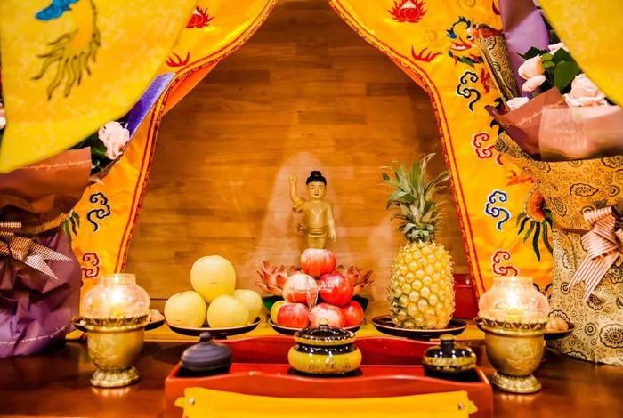 佛教供品是荤还是素，供佛时的供品有什么要求