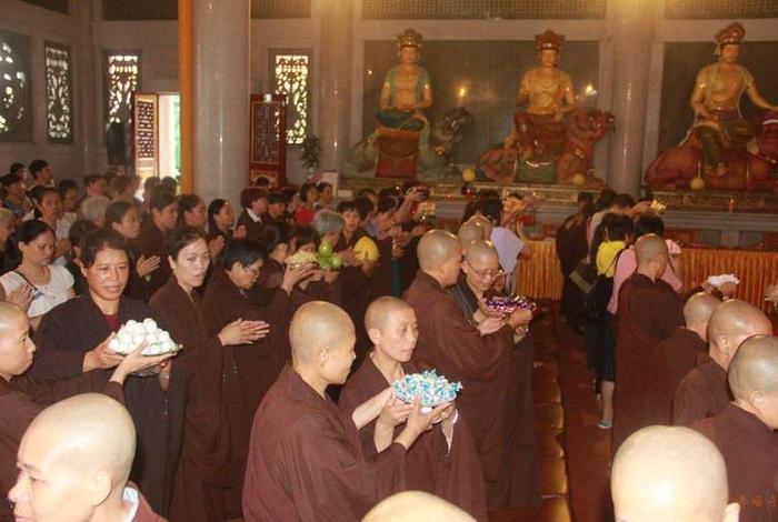七月份佛教里面是什么月，七月在佛教中是什么日子
