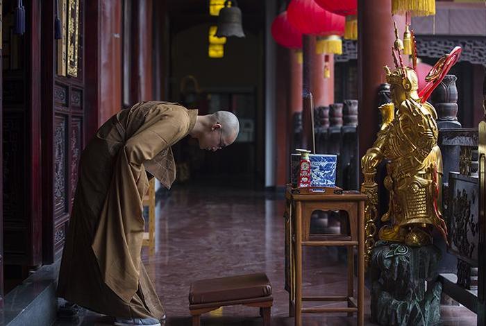 佛门礼仪及居士入寺礼仪的分享，居士进入佛门基础知识
