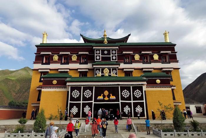 进藏族寺院注意什么，进藏族寺院注意什么事项
