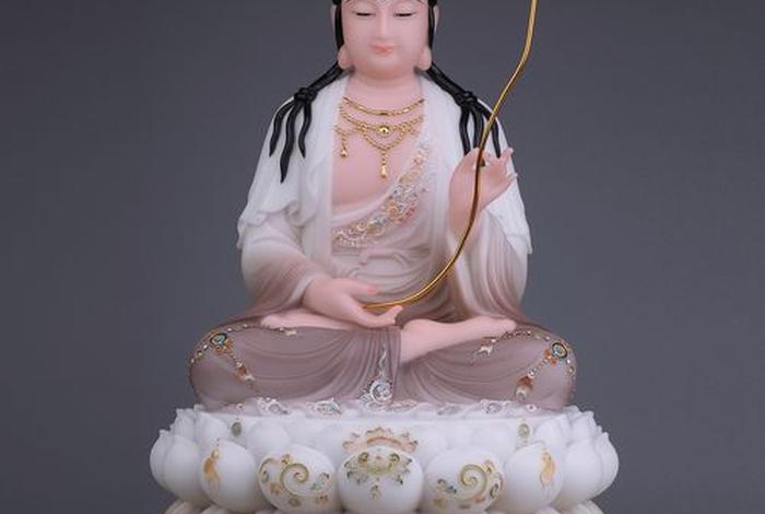 盘坐的佛像（盘坐的佛像图片）