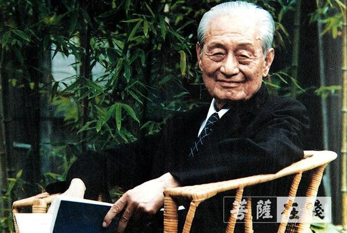 佛教领袖赵朴初墓；赵朴初是僧人吗