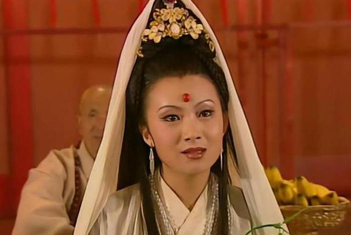 头顶出现佛光、头顶佛光的女人
