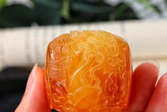 琥珀和蜜蜡的文化；琥珀与蜜蜡