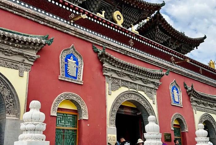 佛教的寺院，佛教的寺院放鞭炮