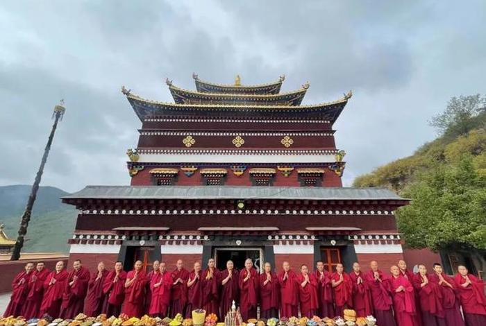 佛教的四事供养是什么（四事供养和普供养的区别）