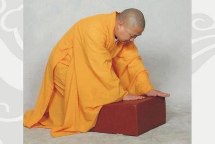 佛教应该怎么拜；佛教怎么拜年