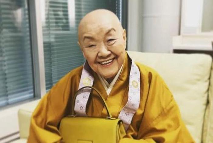 尼姑只能吃斋吗；现在尼姑可以吃肉吗