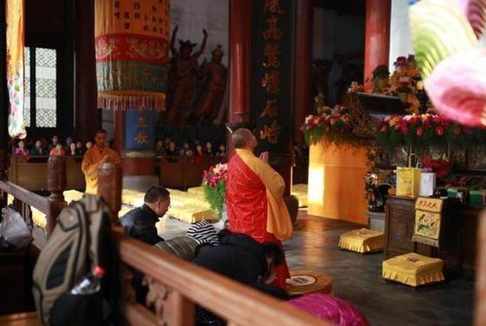 佛教收费为什么那么高 佛教为什么合法