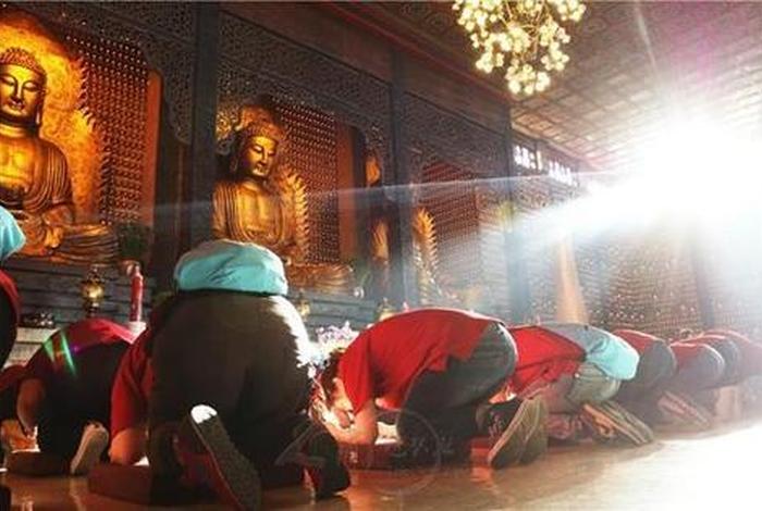 佛学常识诵经礼佛为什么要烧香、为什么要给佛上供