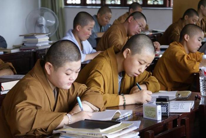 如何进佛教、怎样才能进佛学院