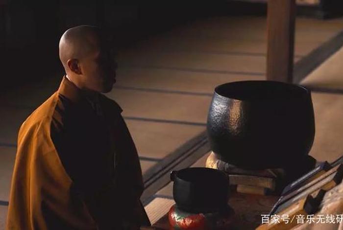佛学常识僧人为什么要敲木鱼呢（僧人敲木鱼的意思）