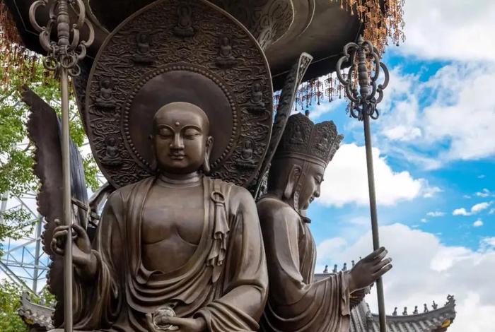 寺庙里的佛像介绍；寺庙中的佛像