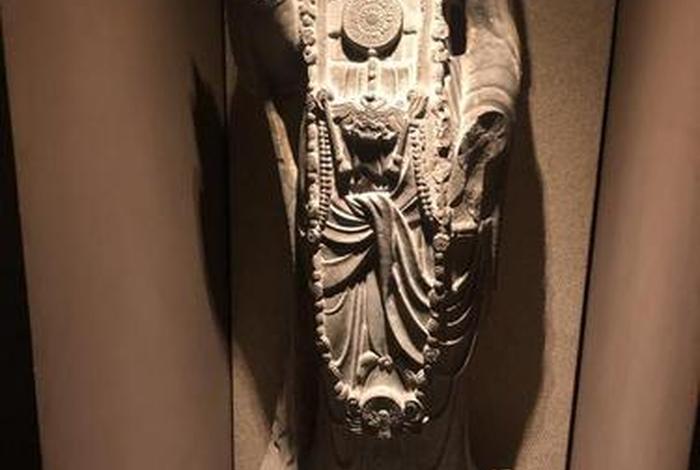 佛教造像艺术、佛教造像艺术展中为什么很多佛像残缺不全