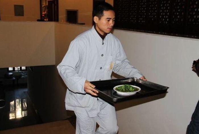 佛教吃饭前要干什么、佛教徒吃饭前念什么
