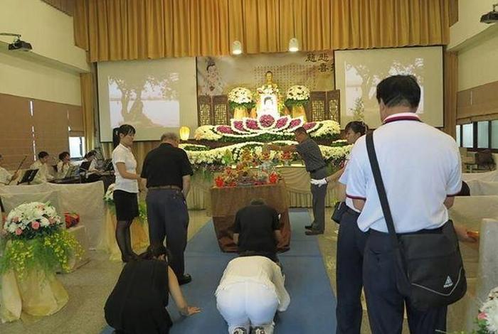 佛教徒上坟、佛教徒上坟用什么祭拜