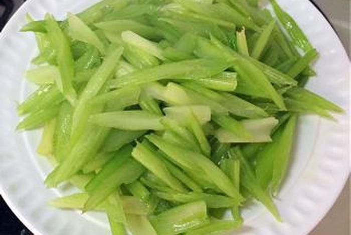 素食可以吃芹菜吗，芹菜素可以直接服用吗