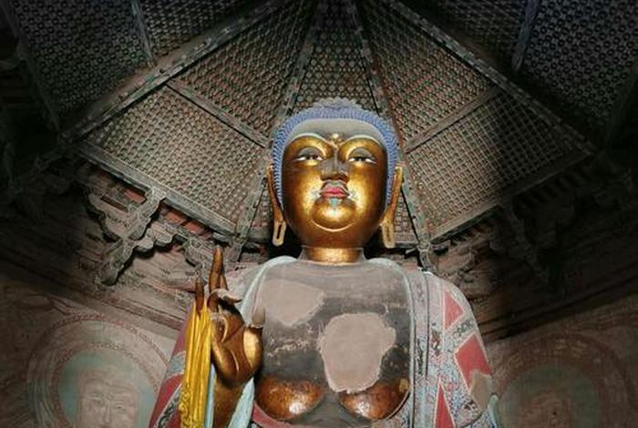 应县木塔是佛教文化吗、应县木塔前面的佛像是谁