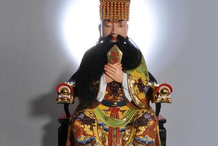 佛教主张神权高于王权（佛教主张神权高于王权吗）