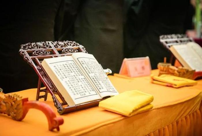 佛学七皈依的内容；七皈依唱诵