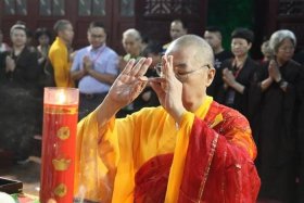 佛教如何上香；佛教如何上香视频