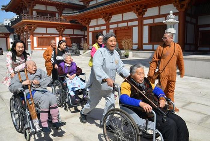 佛教去养老院有何功德，佛学养老院