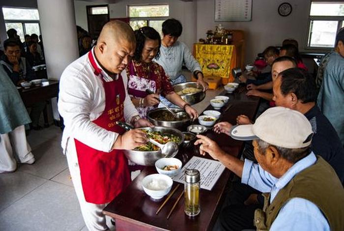 佛教寺庙吃斋饭知识；佛教寺庙吃斋饭知识讲座