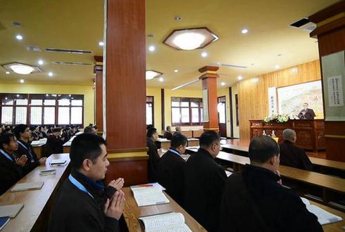 佛教明证法师讲经，明证法师讲经说法