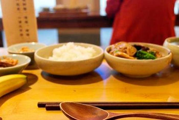 佛家认为牛奶是素食吗（佛家认为牛奶是素食吗为什么）